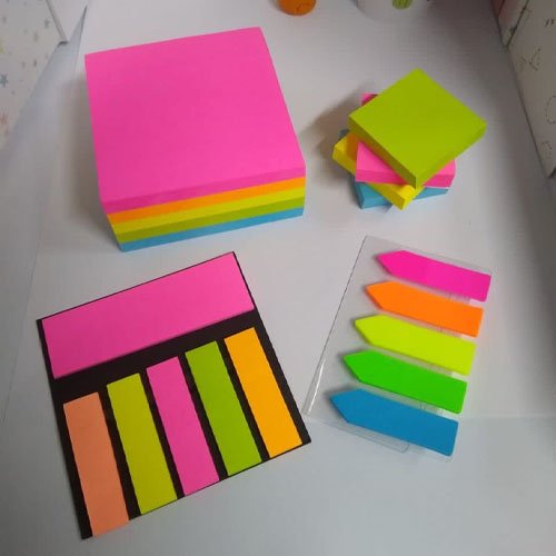Sticky notes and post-it notes